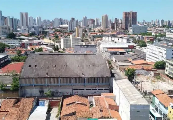 Prédio comercial em área movimentada - Oportunidade!