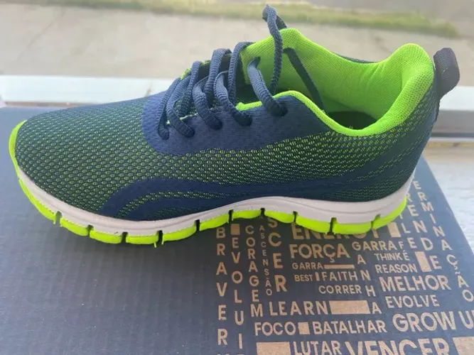 Tênis infantil do tamanho 26 ao 33 R$90,00 