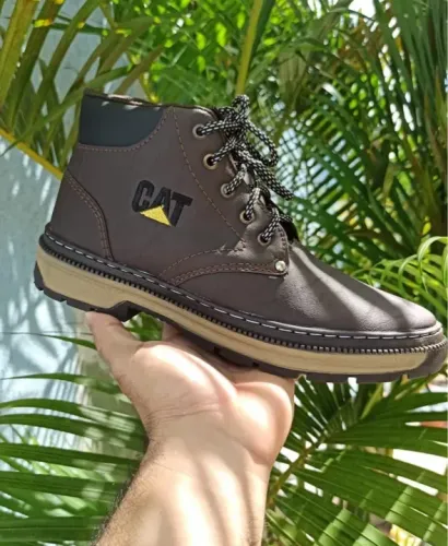 Bota Caterpillar cano curto 