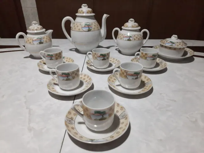 Jogo de Chá e Café Vintage em Porcelana Japonesa,  decada de 70.