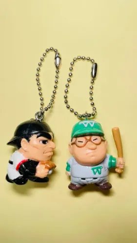 1 par de chaveiros altura 3 cm - jogadores de baseball japoneses p/ fãs de anime e mangá