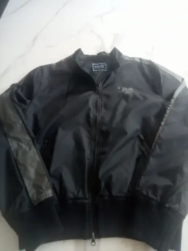 Jaqueta preta com cinza da M. Officer 
