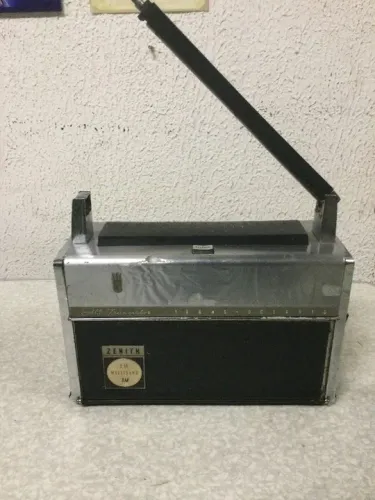 radio antigo zenith