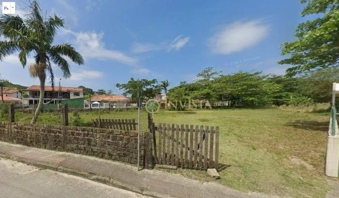 Terreno com 3421m² - À venda em Ponta das Canas.