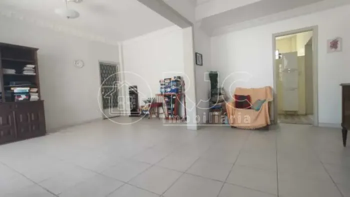 Apartamento para venda possui 115 metros quadrados com 3 quartos em Tijuca - Rio de Janeir
