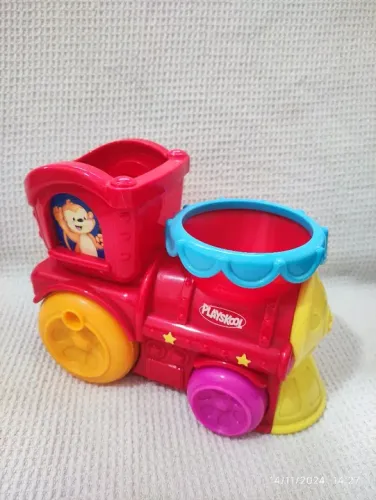 Brinquedo Pré Escolar Playskool Trem Surpresa Hasbro Vermelho<br>