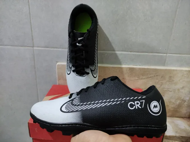 Chuteira Costurada