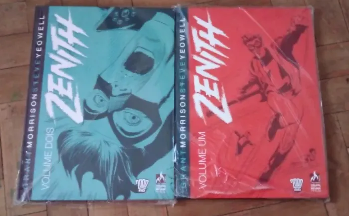 Lote Hqs Zenith - Mythos editora 2 edições completo (2.000 AD)