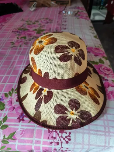 Chapéu feminino floral