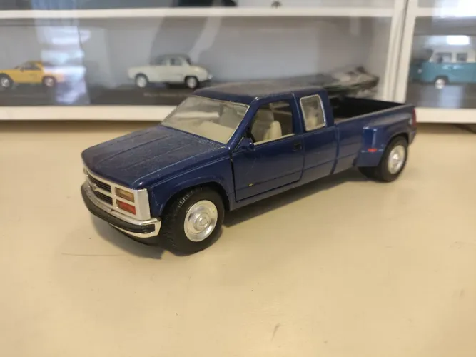 Miniaturas pic-up F250 Silverado 1/24