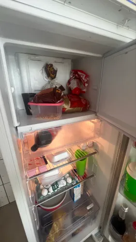 Geladeira ELETROLUX 240 LITROS