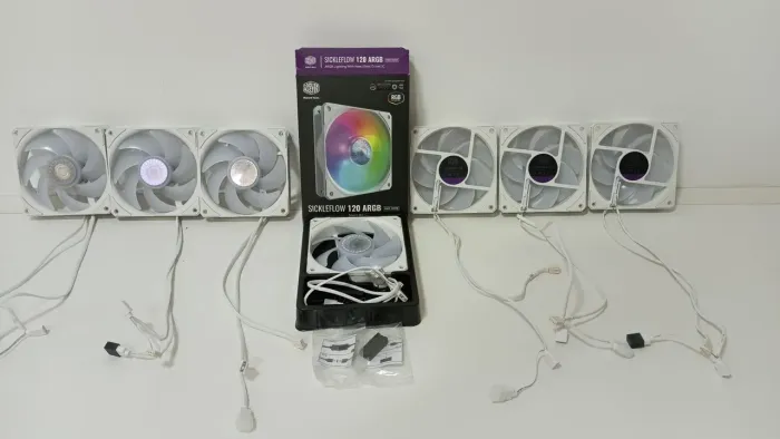 Kit com 7 Ventoinhas(Fans) Cooler Master Sickleflow 120 ARGB branco
