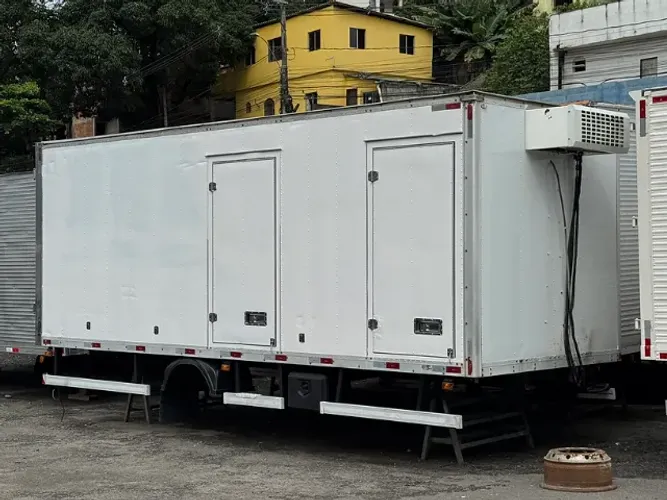 BAÚ BIPARTIDO PARA CAMINHAO 3/4 DE 6,20 - IMPLEMENTO RODOVIARIO ACCELO 815 1016 915 8160 