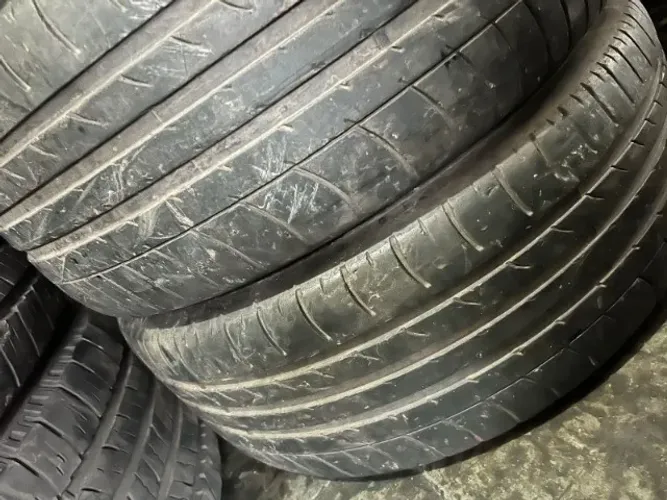 Pneu Dunlop 235/50/18  70% Vida util.