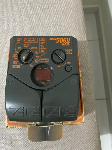 Pedaleira zoom 506II Bass