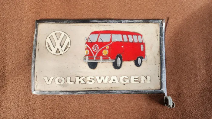 ? Placa Decorativa Volkswagen Kombi em Resina - Estilo Vintage Artesanal (48 x 28 cm) ?