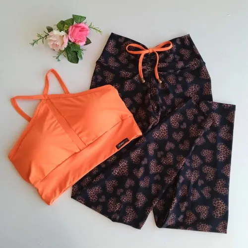 Legging - não acompanha top - veste P e M 