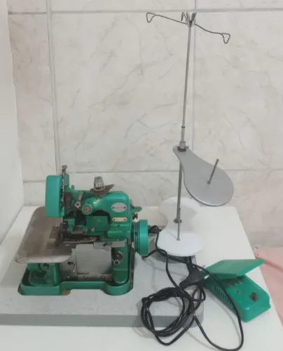 Máquina de Costura Industrial Doméstica