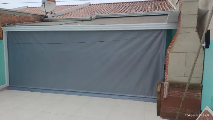 Cortina de proteção para área externa