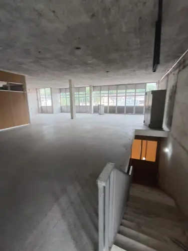 Loja Comercial de três andares.