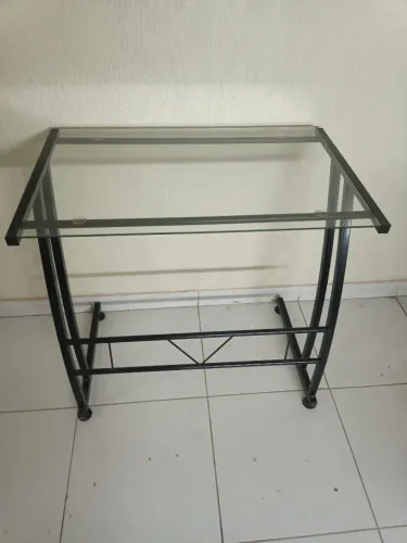 Mesa para estudo medindo 