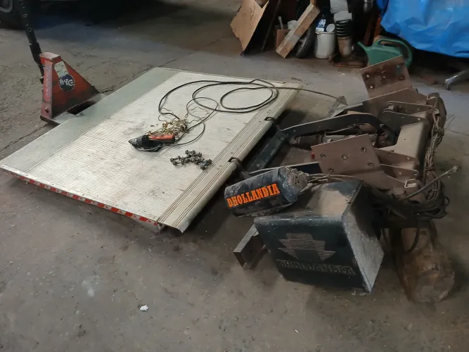 Plataforma elevatoria para caminhão vuc