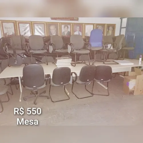 Cadeiras universitárias usadas. Valor individual.