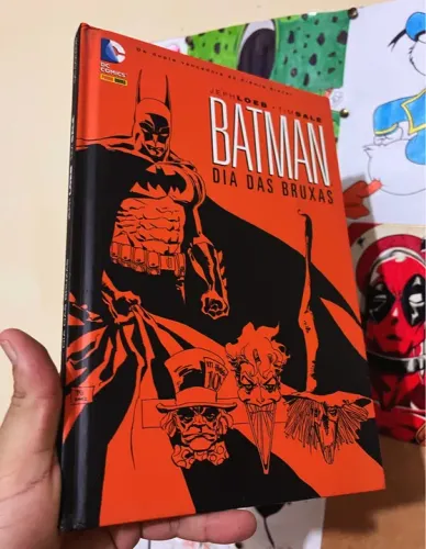 Batman dia das bruxas capa dura