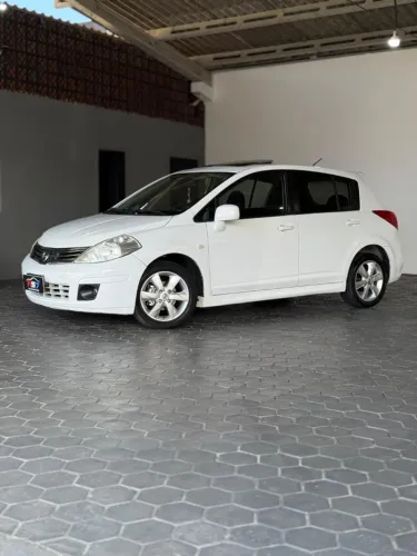 Nissan Tiida SL 1.8/1.8 Flex 16V Aut. 2013