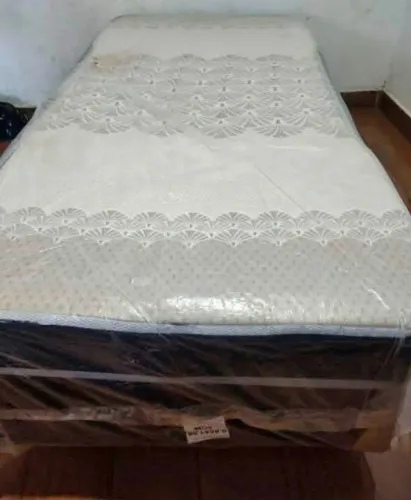 Cama Box com Colchão Novo acoplada