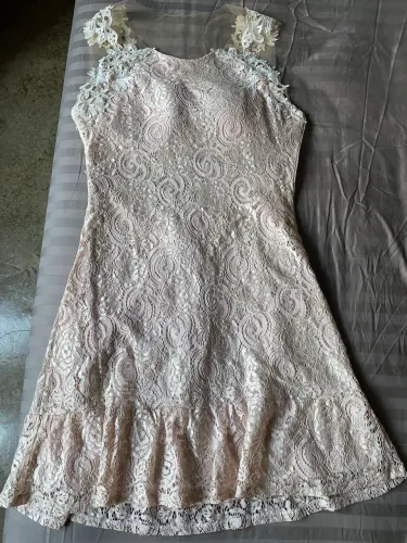 Vestido de renda Rosa bb