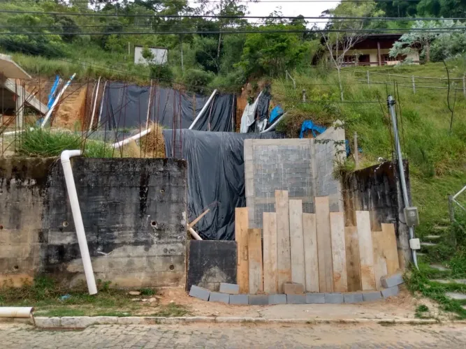 Terreno em Condomínio de Alto Padrão - Mosela