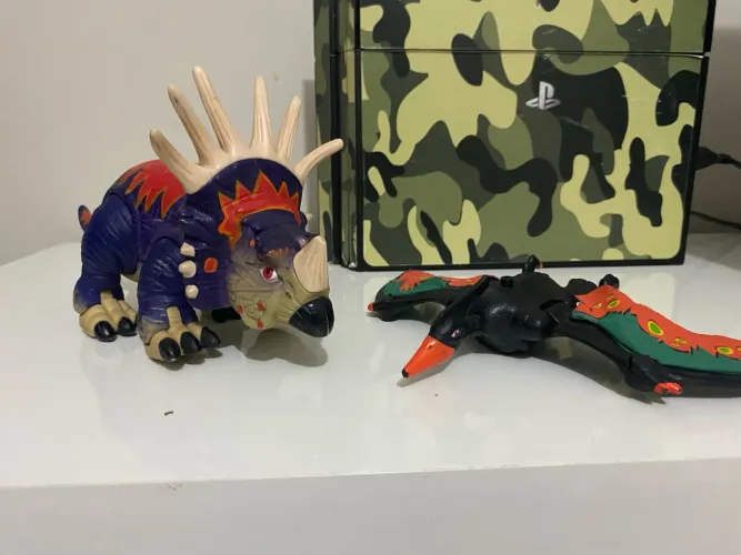 2 dinossauros Fisher Price