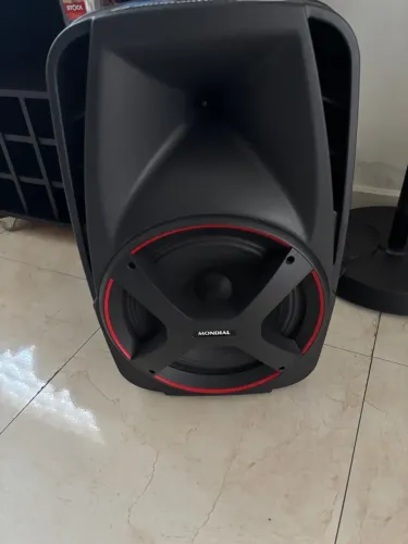 Caixa de som portátil Mondial com Bluetooth