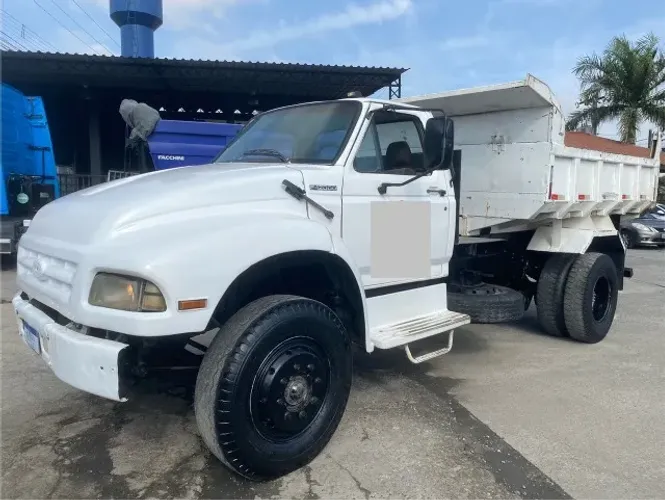 Ford F12000 Cacamba basculante toco  