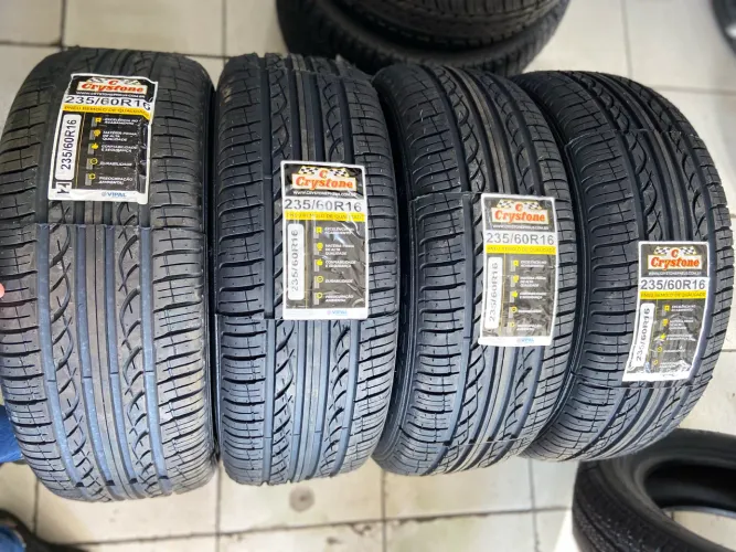 4 Pneus 235/60R16 Crystone