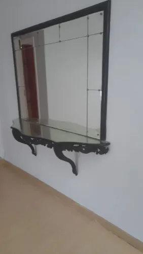 Espelho com prateleira para decoração