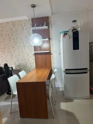 VENDE-SE CASA SEMI MOBILIADA AMEC VILLE