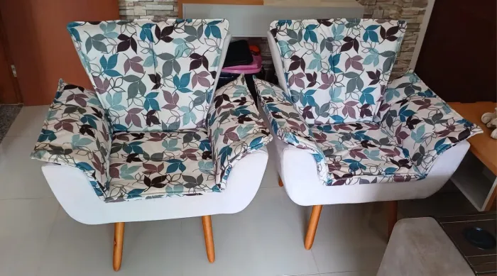 Poltronas Decorativas com Estampa de Folhas