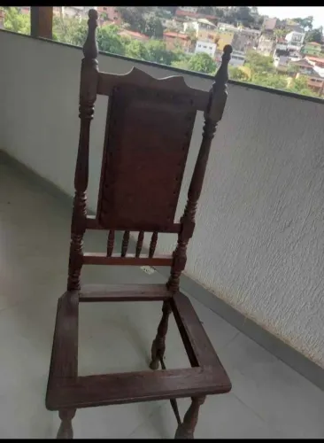 Cadeiras de madeira todas boas
