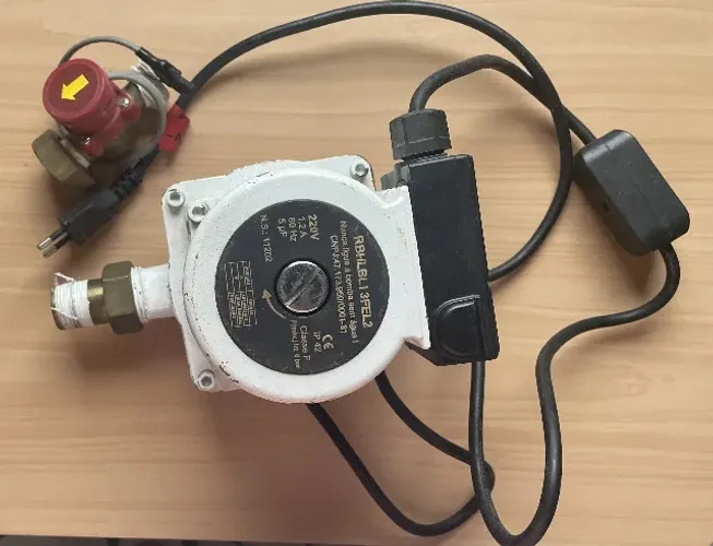 Bomba de Pressurização Rinnai 220v 260W para Rede Hidráulica 