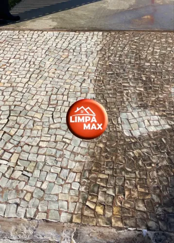 LIMPEZA DE PEDRAS E PISOS EM GERAL