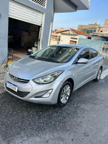 Hyundai Elantra GLS 2.0 16V Flex Aut. 2015