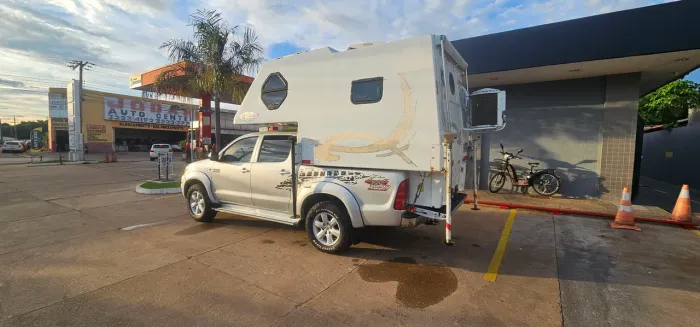 Toyota Hilux CD SRV D4-d 4X4 3.0 TDI Diesel AUT 2011