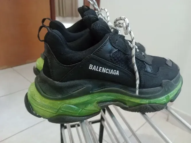 Balenciaga triple s ( tênis ) 