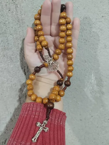 Chapamalas,e terços personalizados de contas de madeira