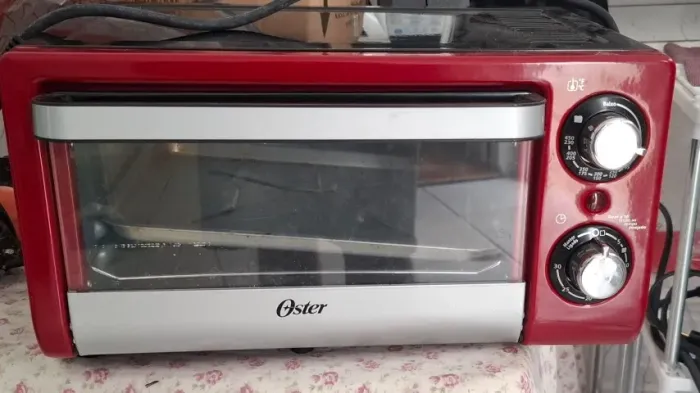 Forno elétrico Oster Vermelho