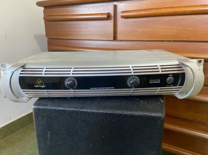 Amplificador de Potência Behringer iNuke NU1000