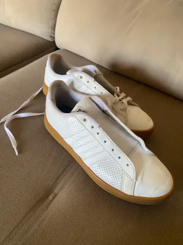 Tênis adidas