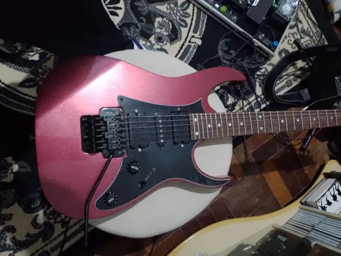 Guitarra Ibanez Japonesa RG 250 c/ captadores Sergio Rosar 